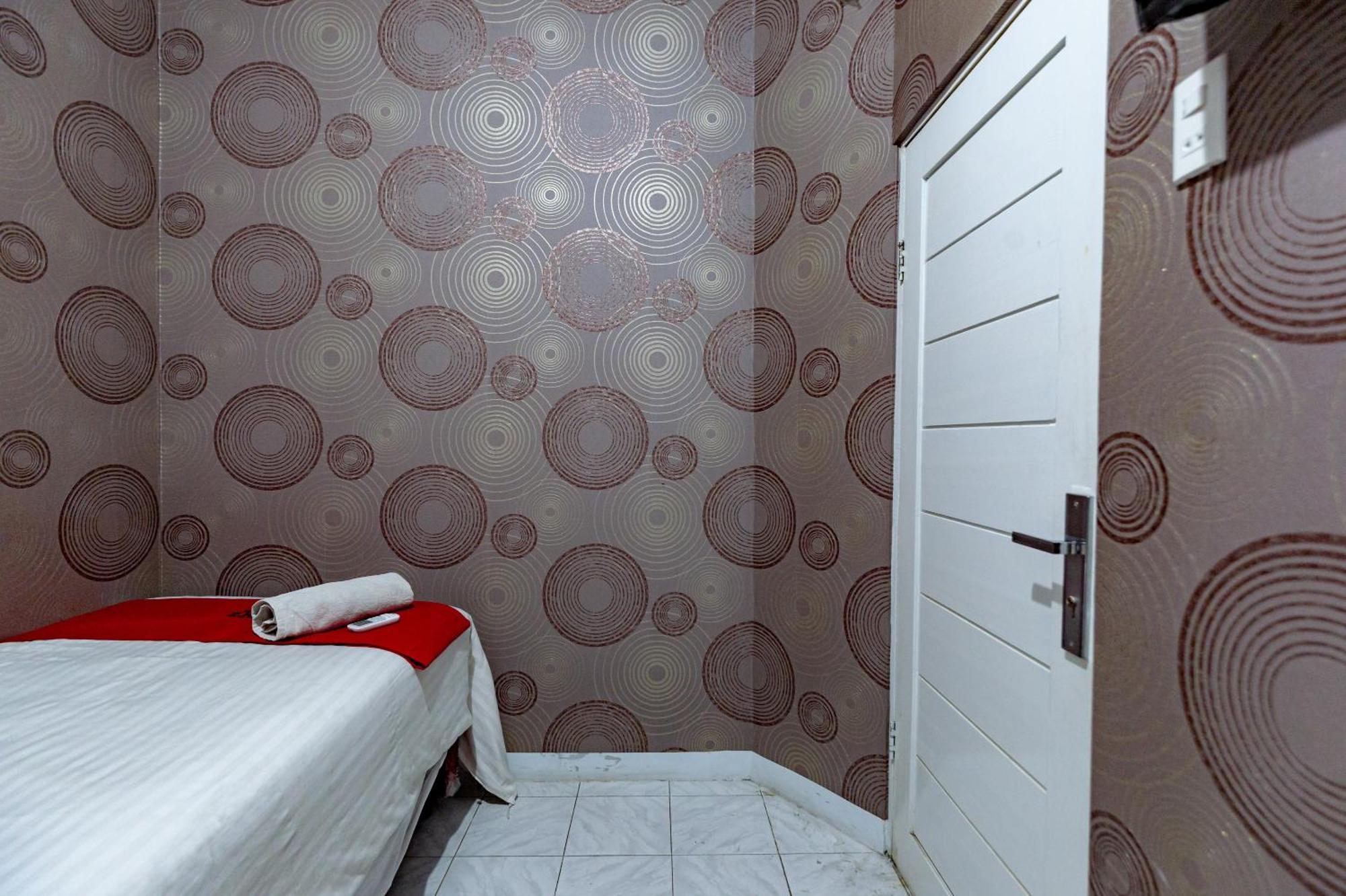 Reddoorz Near Rsud Dr Pringadi Medan 3 Ξενοδοχείο Εξωτερικό φωτογραφία